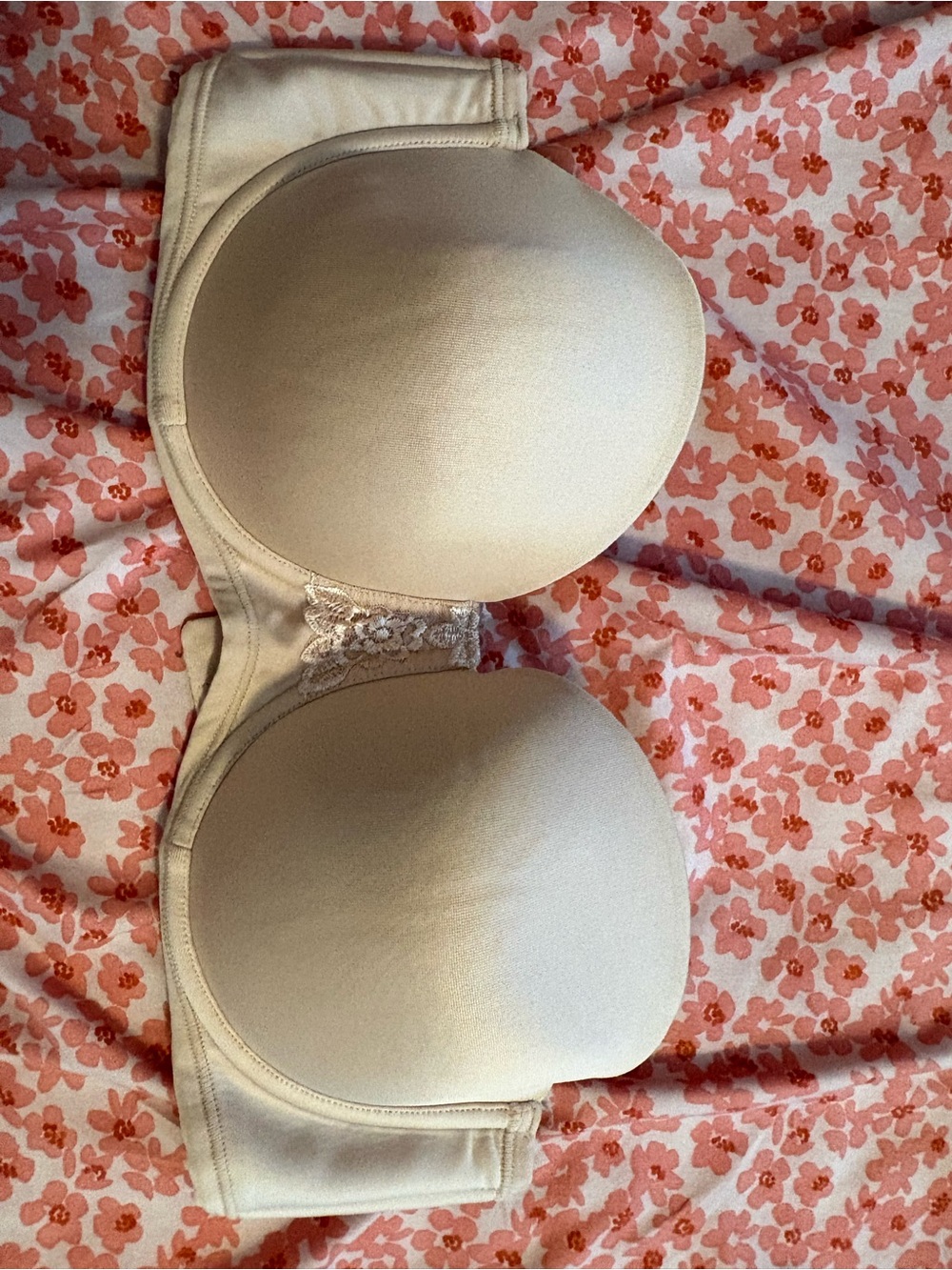 Vanity Fair Strapless Molded Bra in Beige